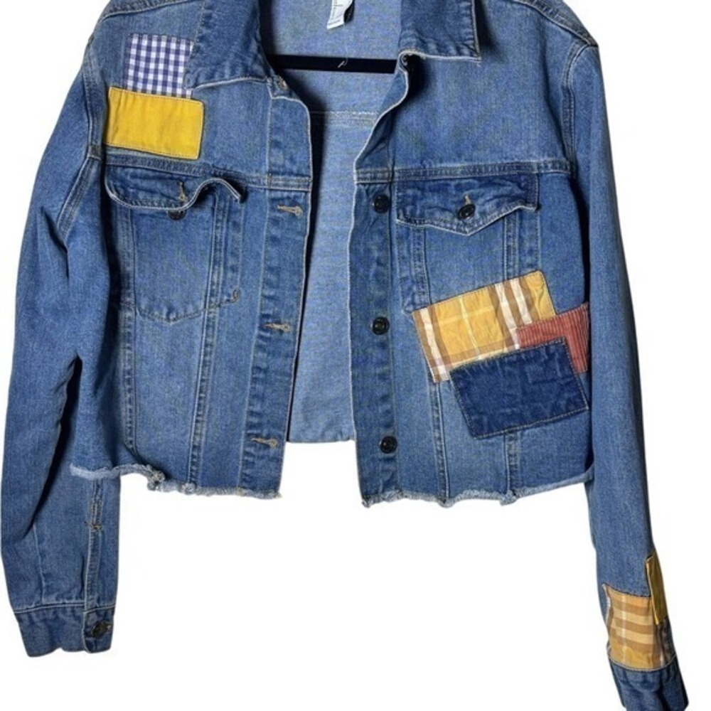 Forever 21 Cropped Patchwork Denim Jacket Blue Distressed Raw Hem Size Small